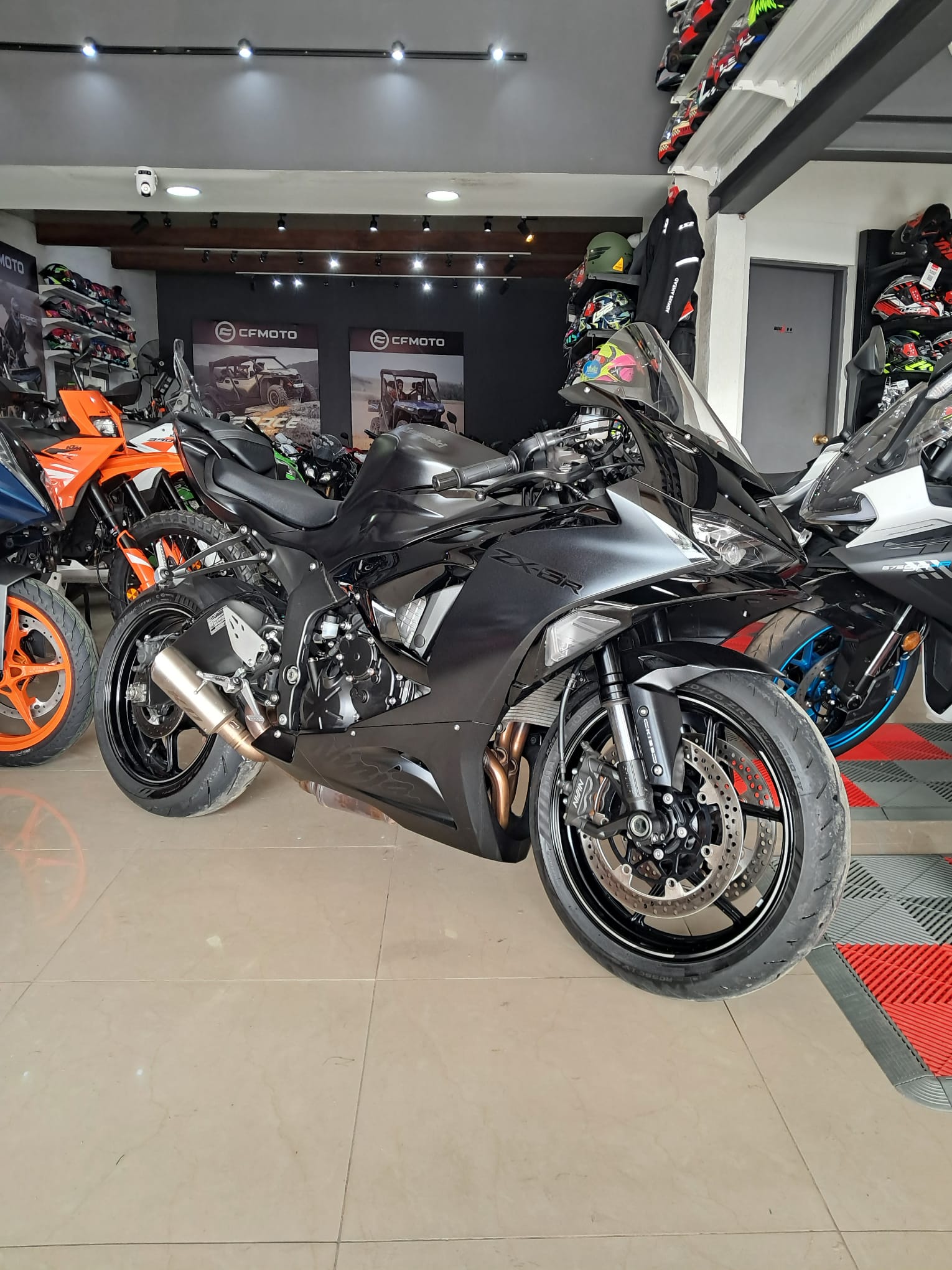 Kawasaki Zx-6R 636 2024 • Intermotors • Concesionario de automóviles