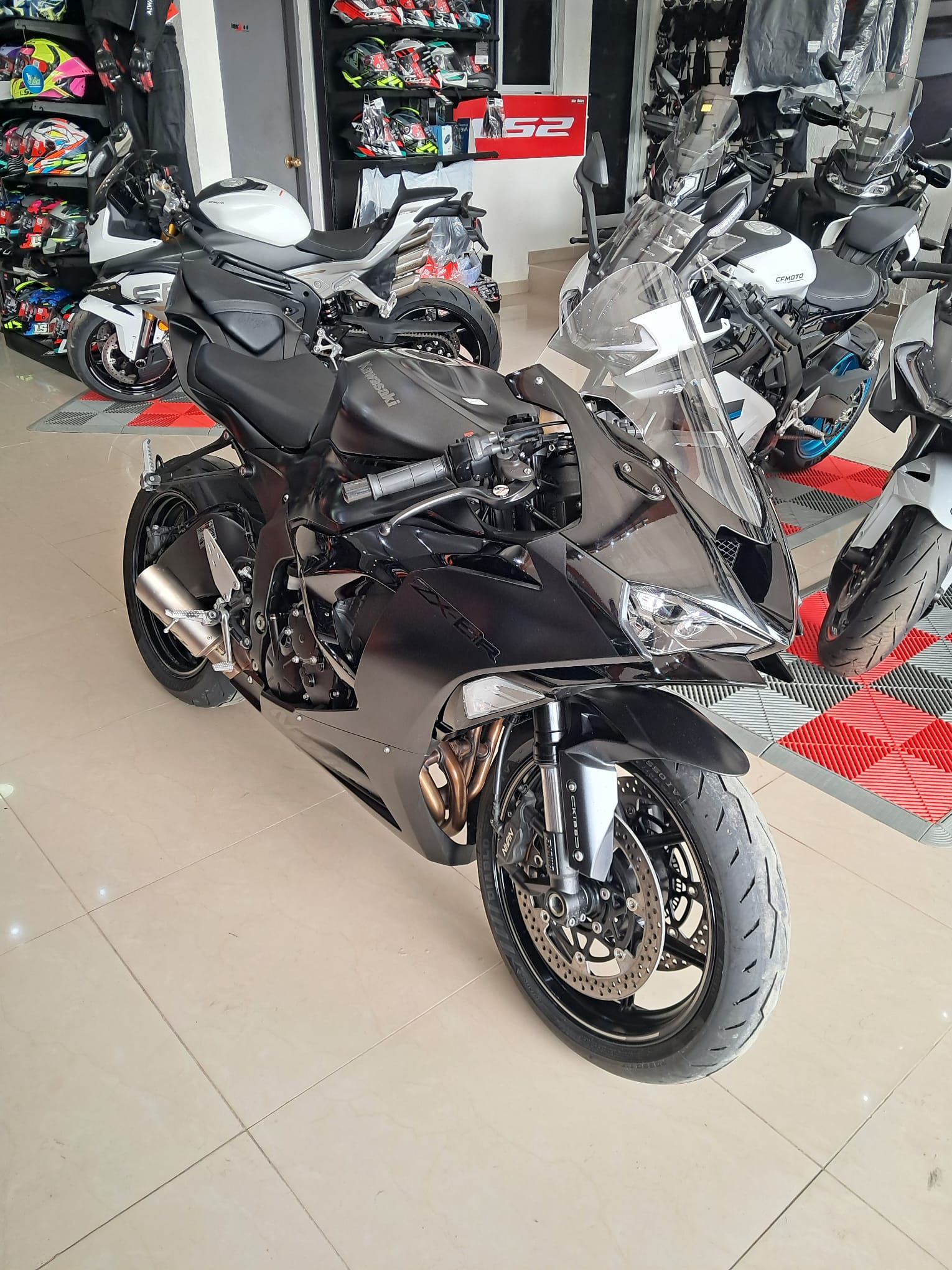 Kawasaki Zx-6R 636 2024 • Intermotors • Concesionario de automóviles